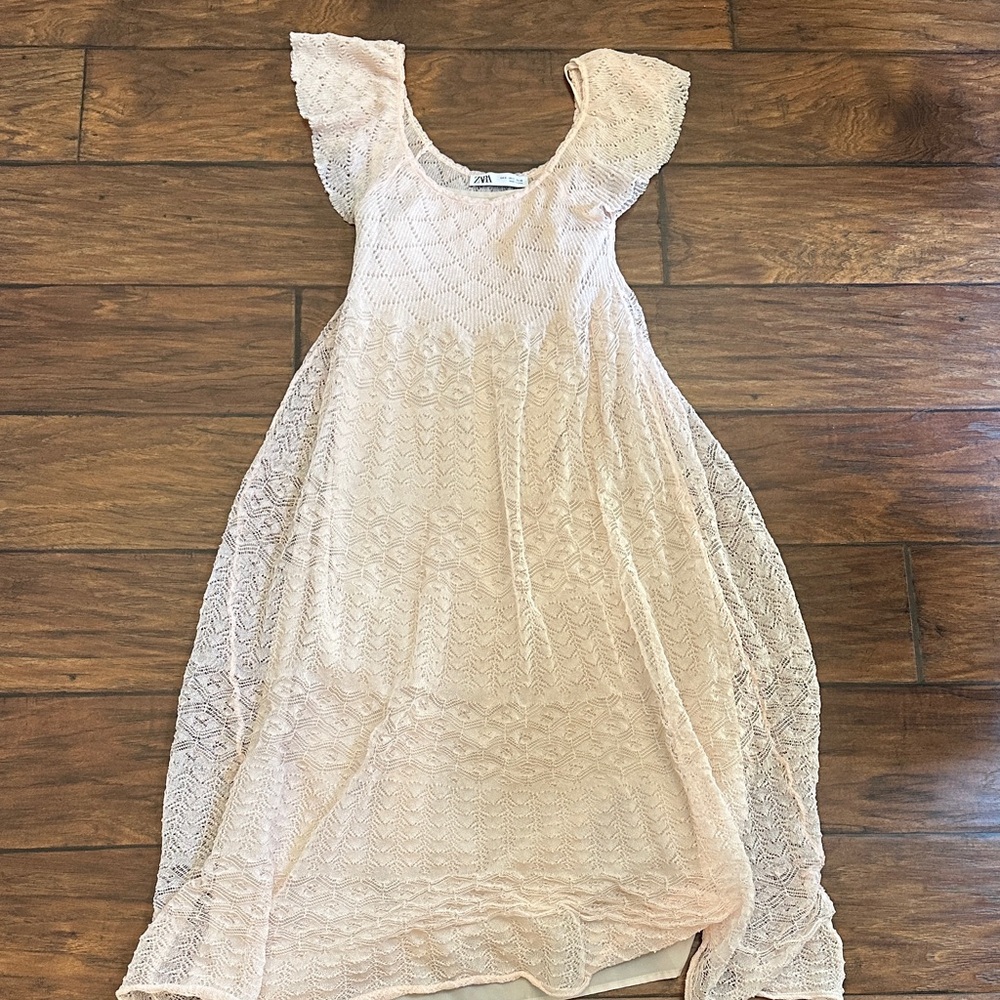 Zara gorgeous crochet type soft pink dress